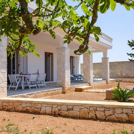 Villa Perla Marina Torre Lapillo